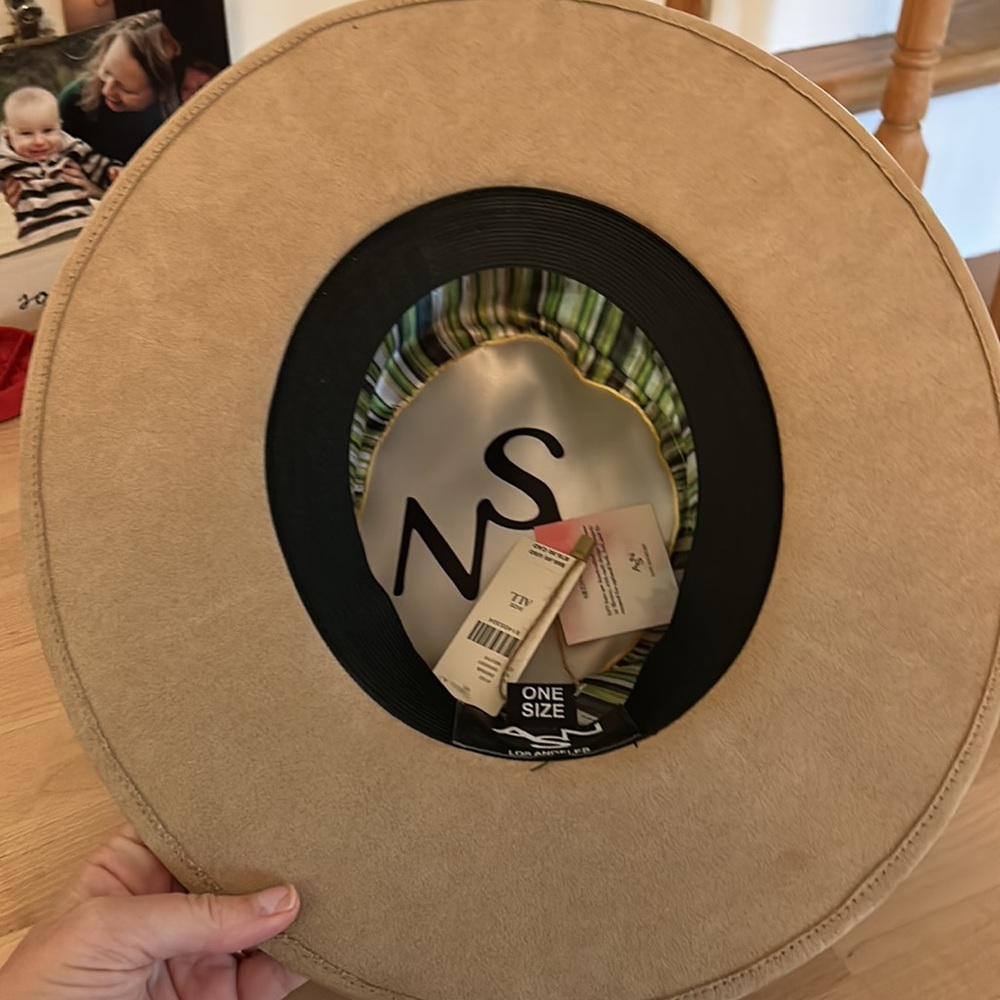 NWT Anthropologie Tan Hat - Picture 4 of 6